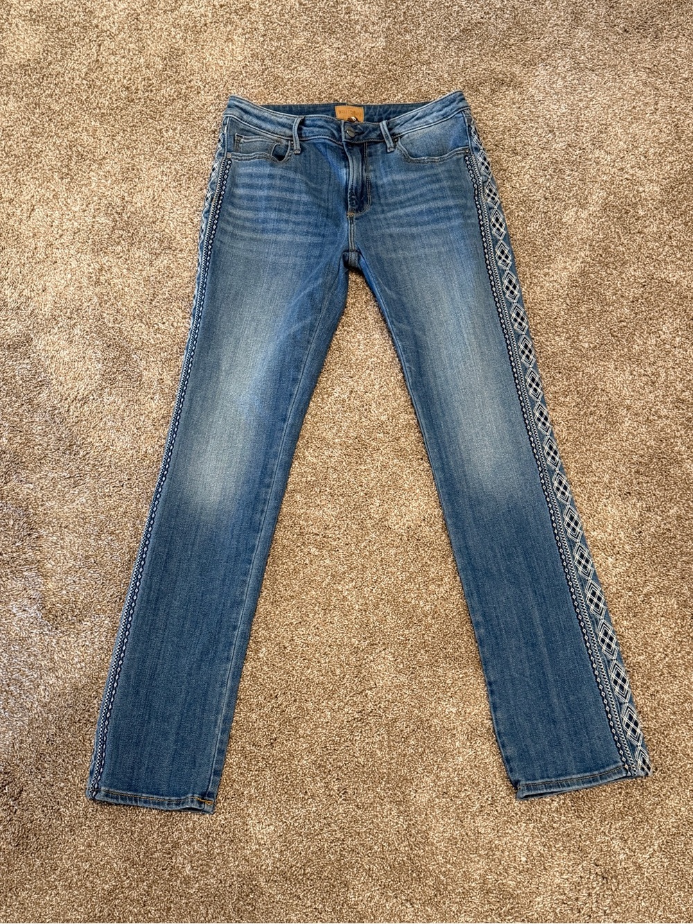 Driftwood Audrey Blue/White Geometric Embroidered Straight Leg Jeans 28 Western